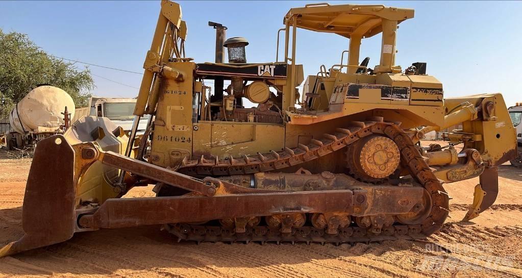 CAT D8R Kāpurķēžu buldozeri