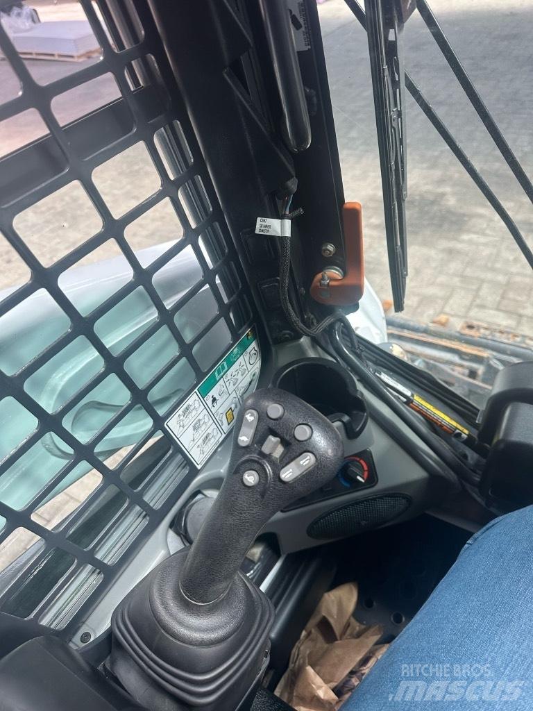 Bobcat T 590 Lietoti riteņu kompaktiekrāvēji
