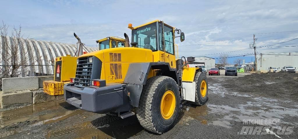 Komatsu WA 200 Iekrāvēji uz riteņiem