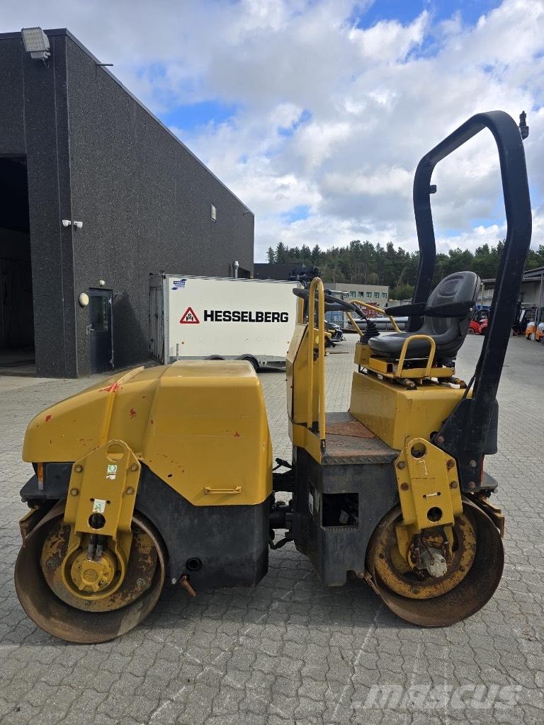 CAT CB 214 D Divvalču grunts veltņi