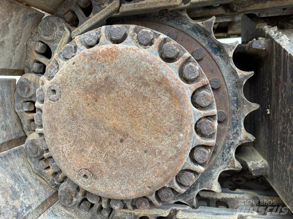 CAT 330 D L Kāpurķēžu ekskavatori
