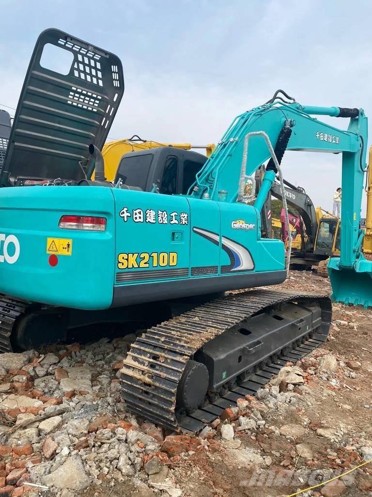 Kobelco 210 Kāpurķēžu ekskavatori