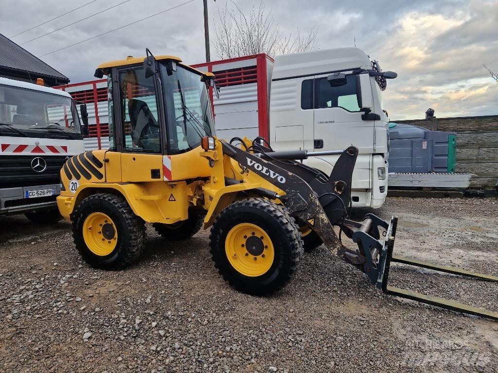 Volvo L 30 Iekrāvēji uz riteņiem