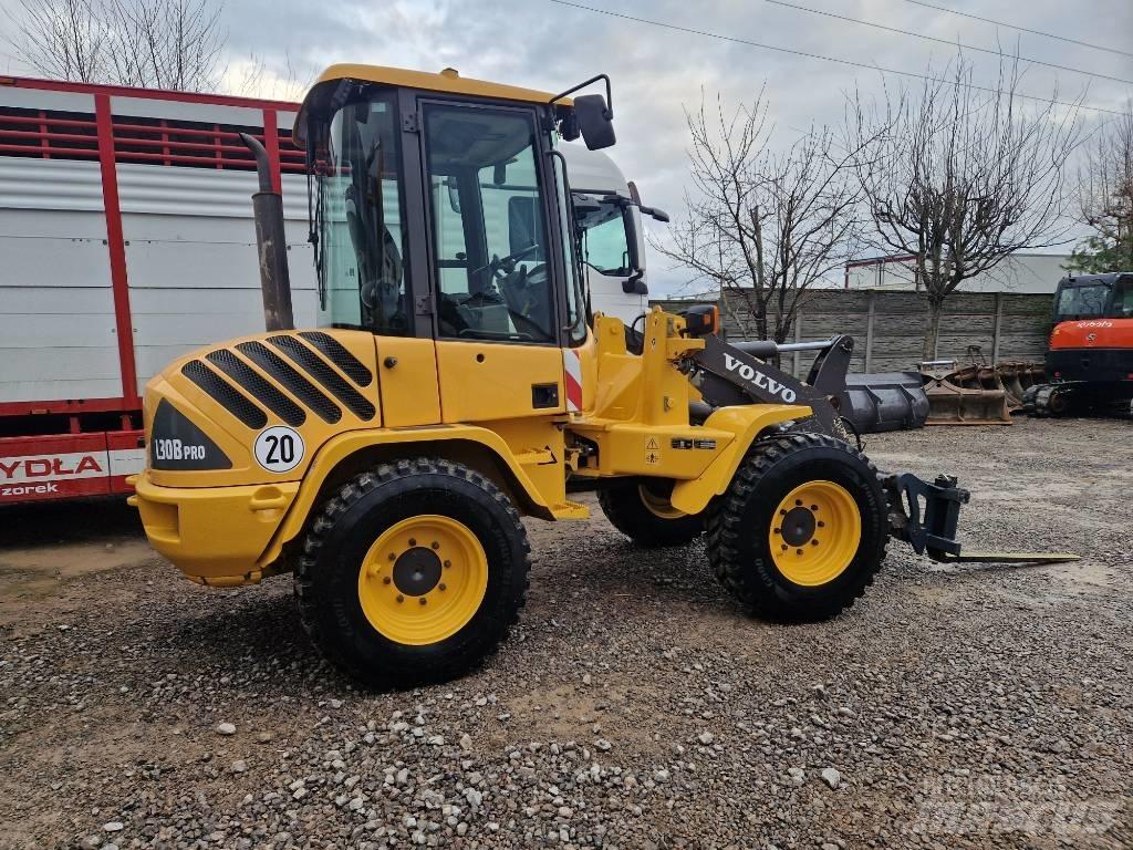 Volvo L 30 Iekrāvēji uz riteņiem