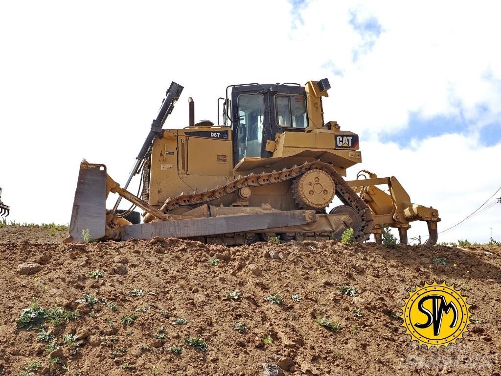CAT D 6 T XL Kāpurķēžu buldozeri