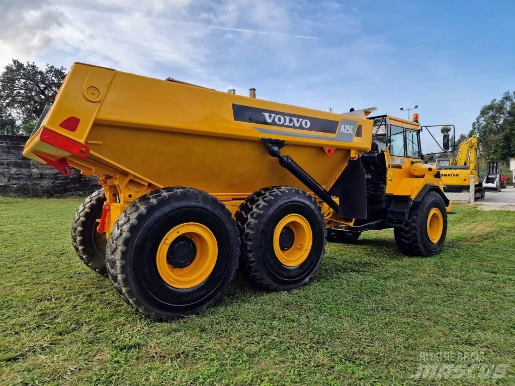 Volvo A 25 C Artikulētie pašizgāzēji