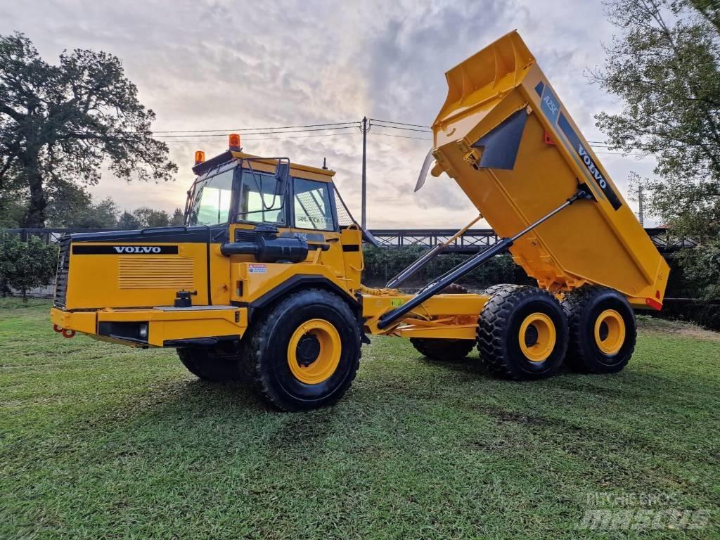 Volvo A 25 C Artikulētie pašizgāzēji