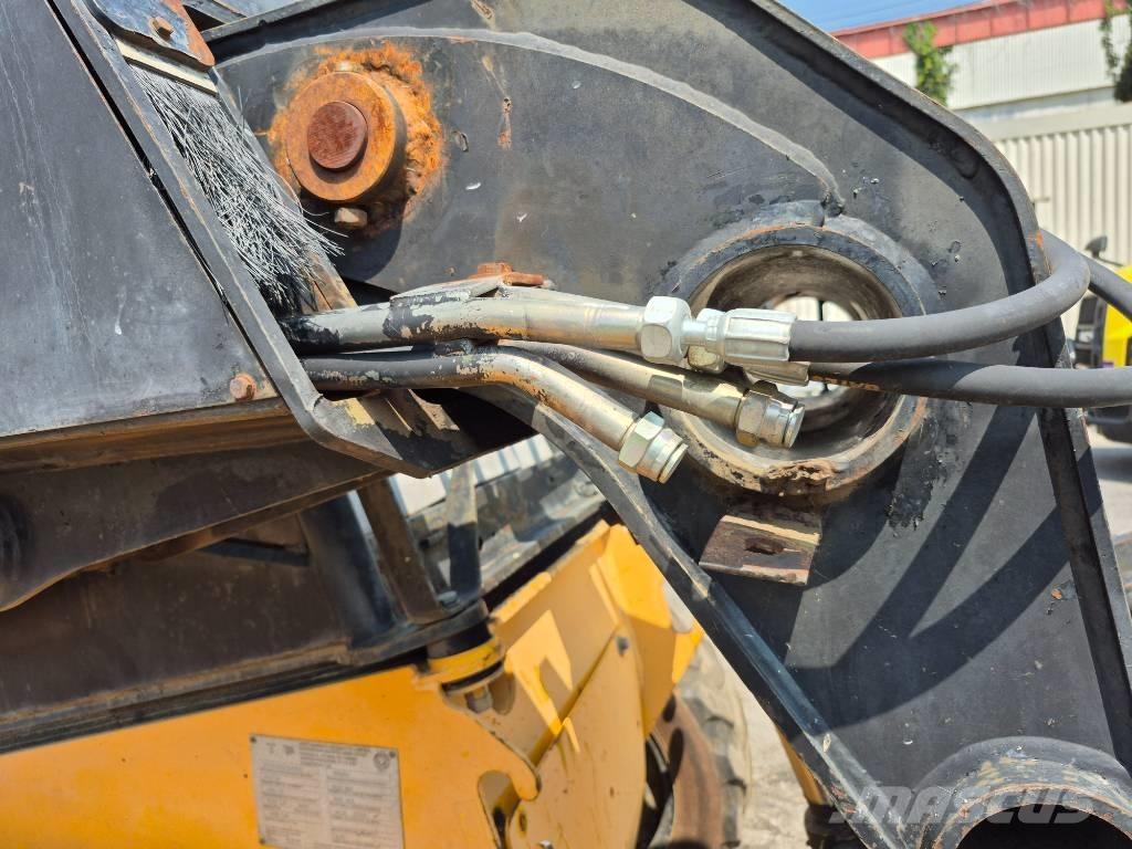 JCB 520 Teleskopiskie manipulatori