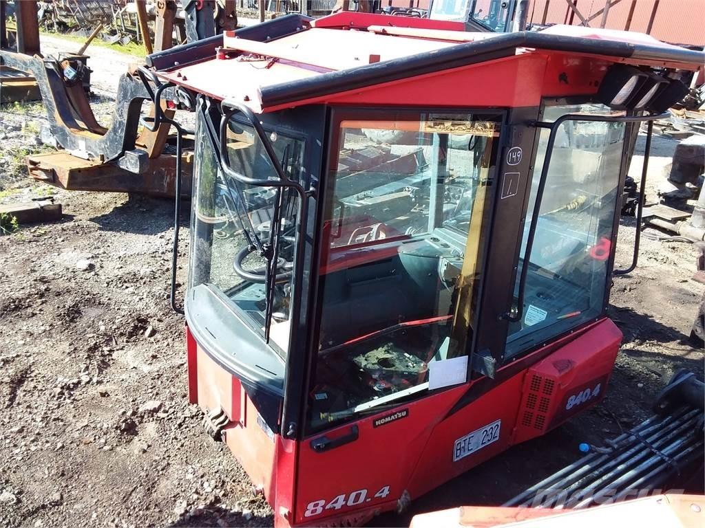 Komatsu 840.4 Kabīnes un interjers