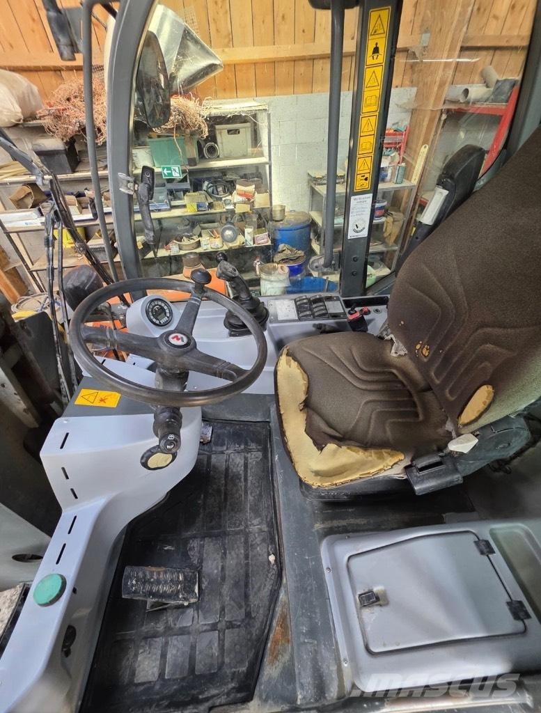 Wacker Neuson 850 Iekrāvēji uz riteņiem