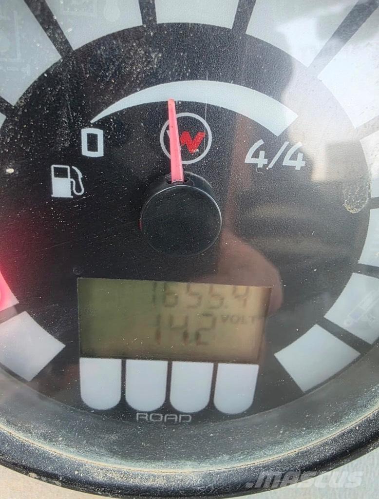 Wacker Neuson 850 Iekrāvēji uz riteņiem