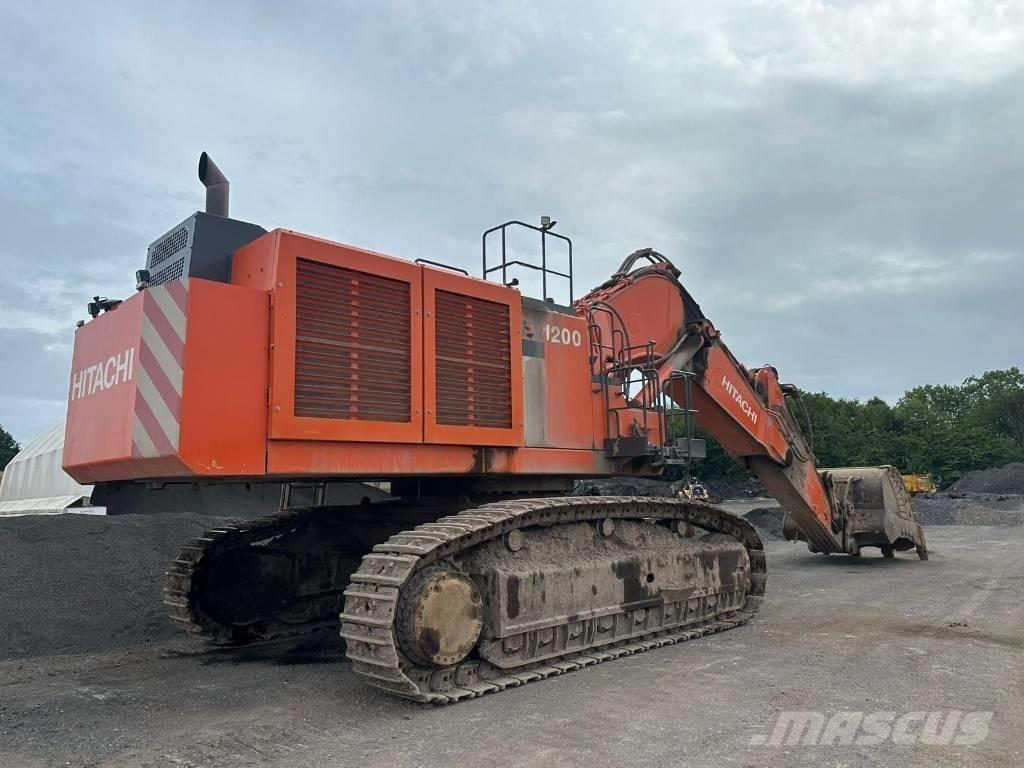 Hitachi EX1200-6 Demontāžas ekskavators