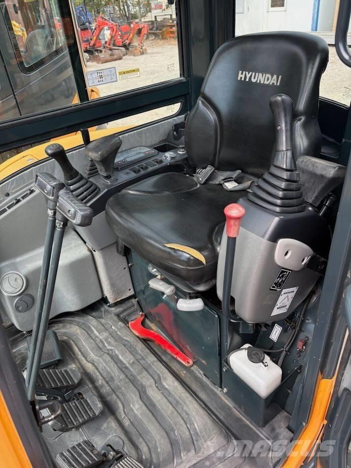 Hyundai R25Z-9 AK Mini ekskavatori < 7 t