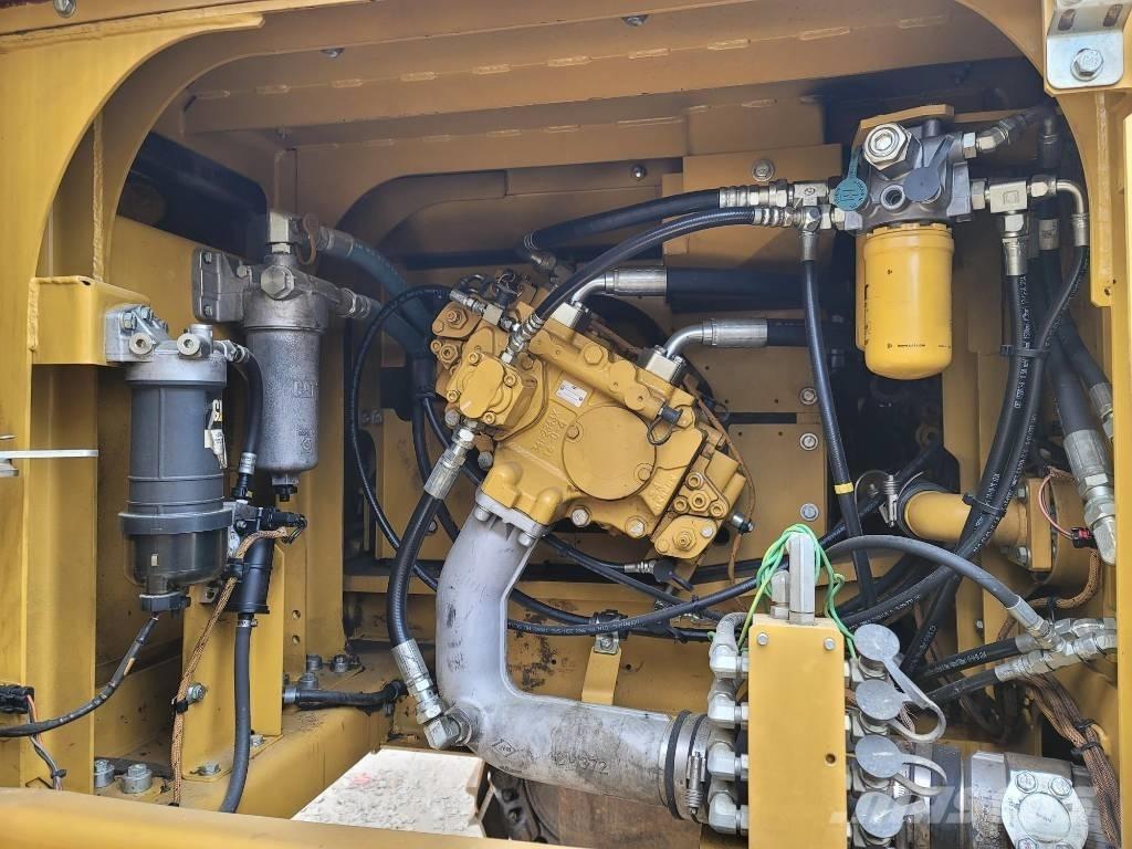 CAT 330FL Kāpurķēžu ekskavatori