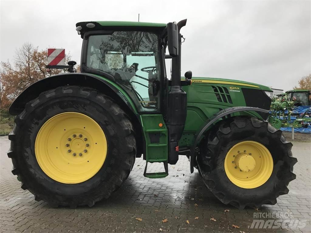 John Deere 6215R Traktori