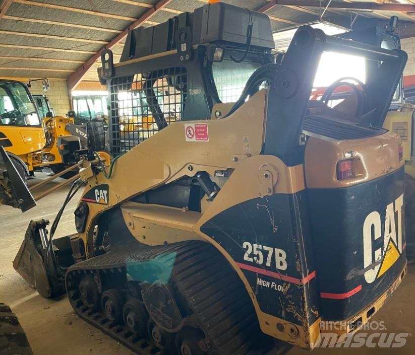 CAT 257B Lietoti riteņu kompaktiekrāvēji