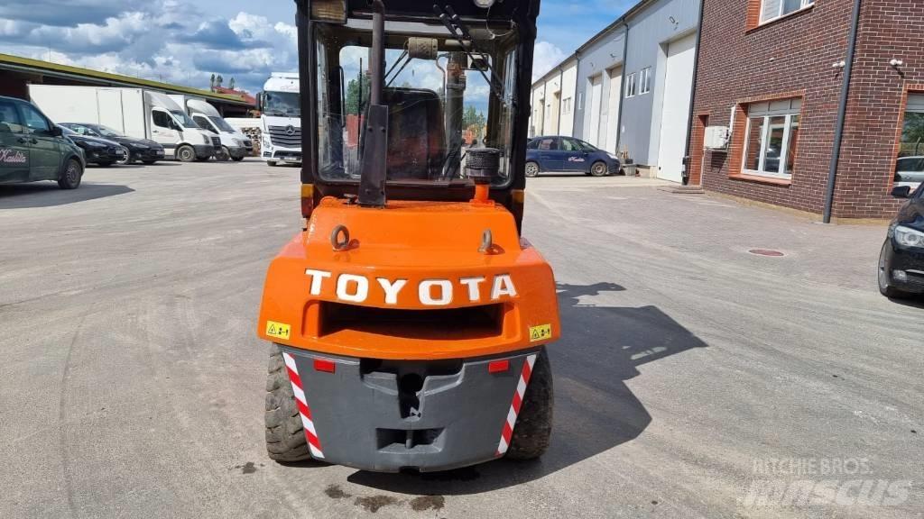 Toyota FD 55 Tehnika ar dīzeļa dzinēju