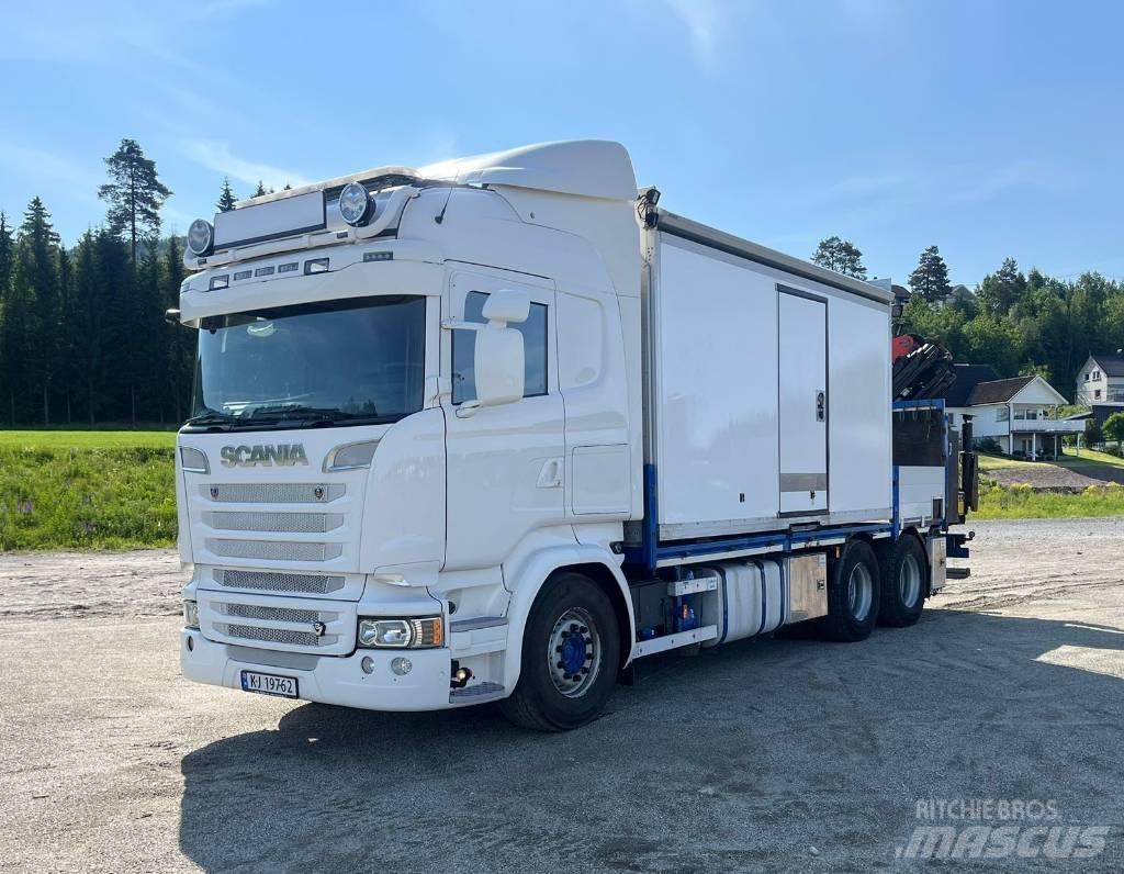 Scania R 520 Smagās mašīnas ar celtni