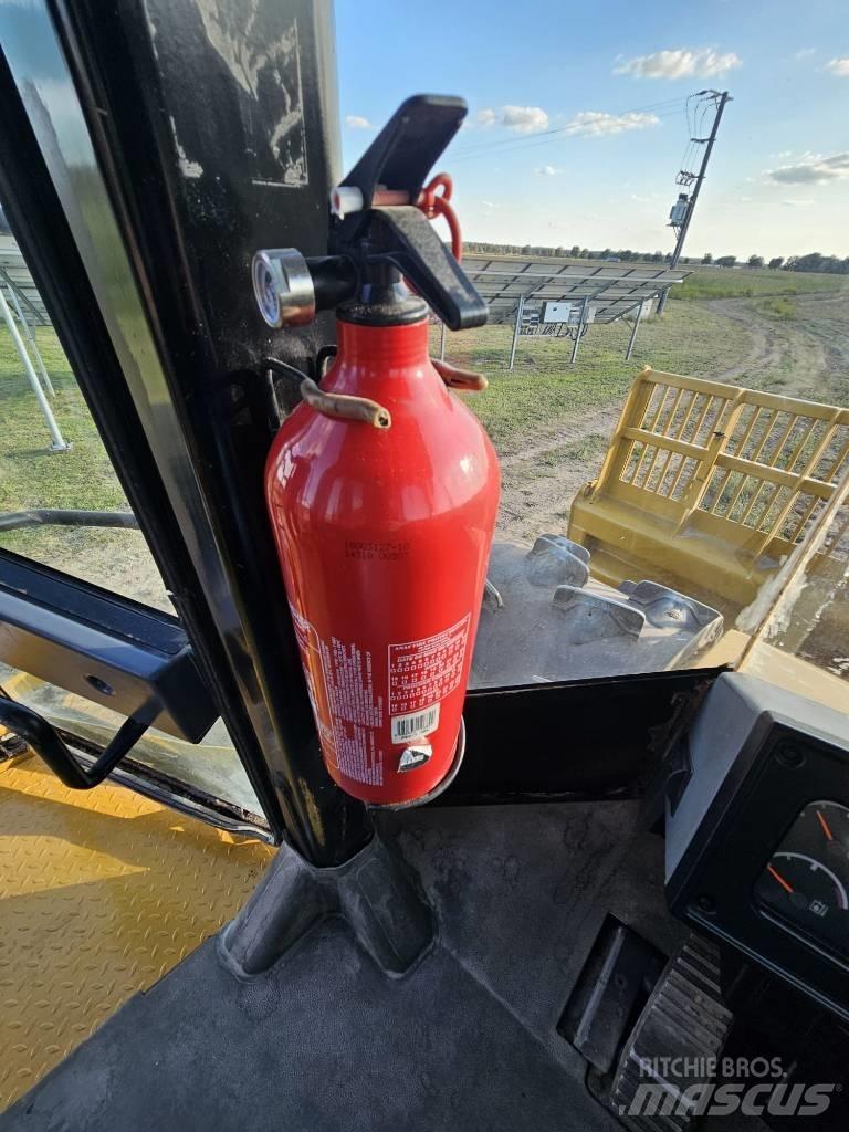 CAT 826 G Atkritumu preses