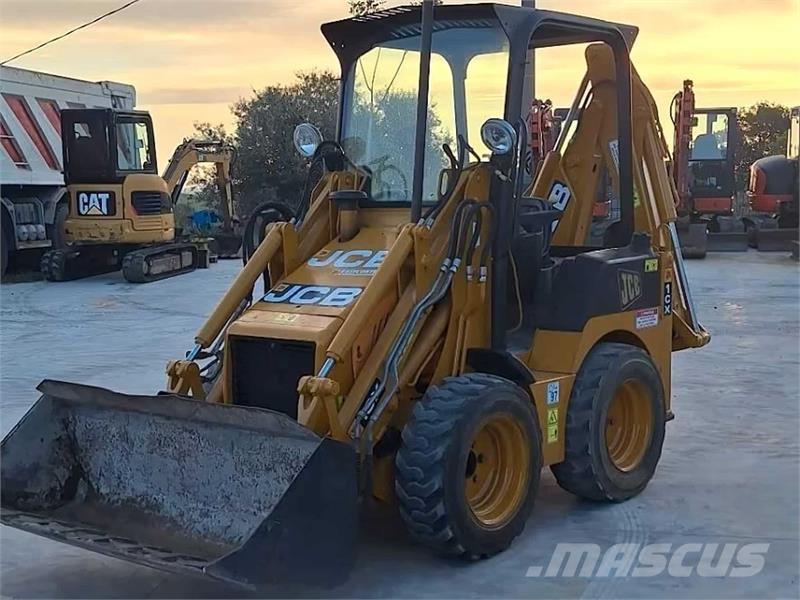 JCB 1CX Ekskavatori-iekrāvēji