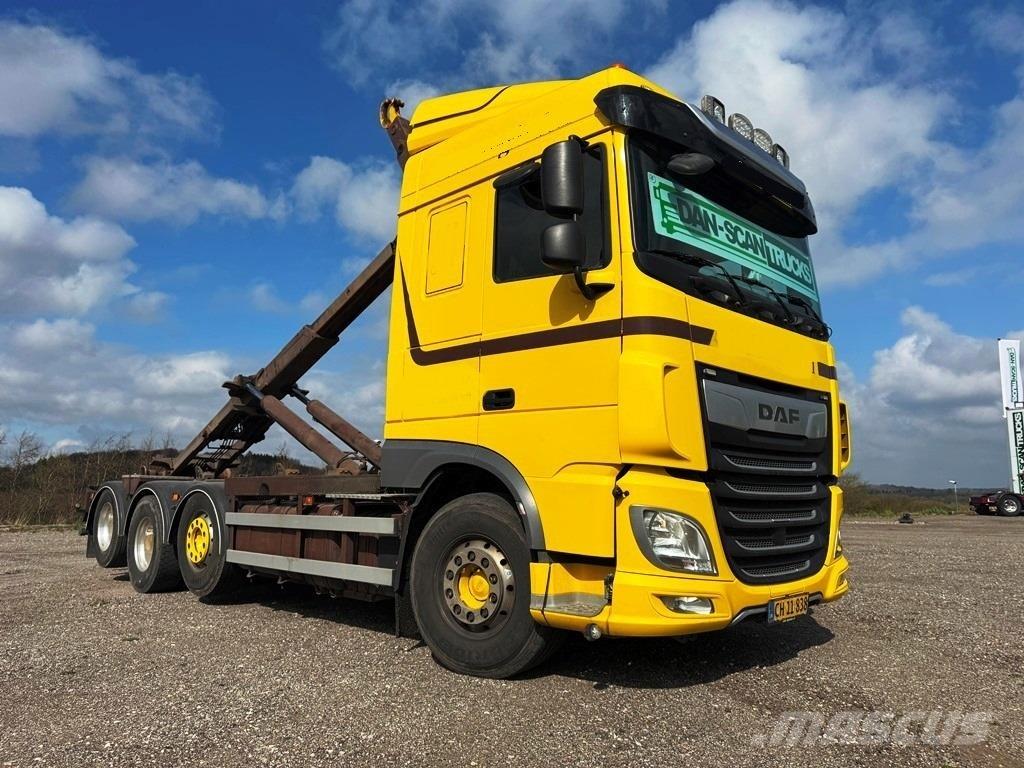 DAF XF 530 8x2-*4 Treileri ar āķi