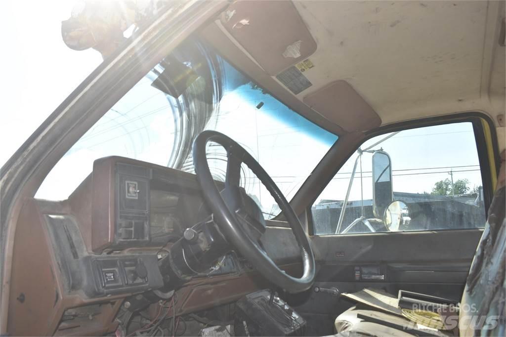 Altec D842ATR Mobilās urbšanas platformu automašīnas
