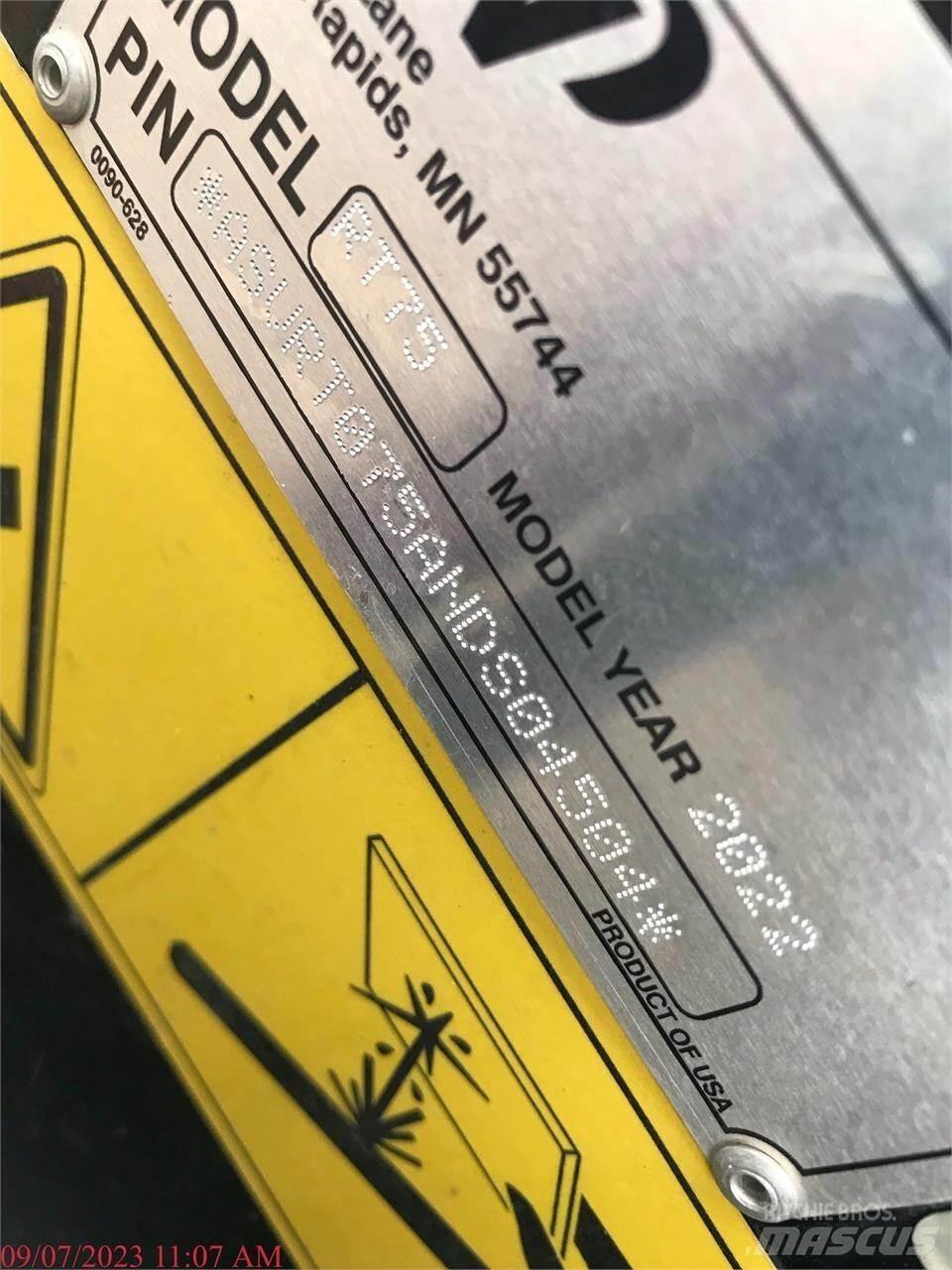 ASV POSI-TRACK RT75 Lietoti riteņu kompaktiekrāvēji