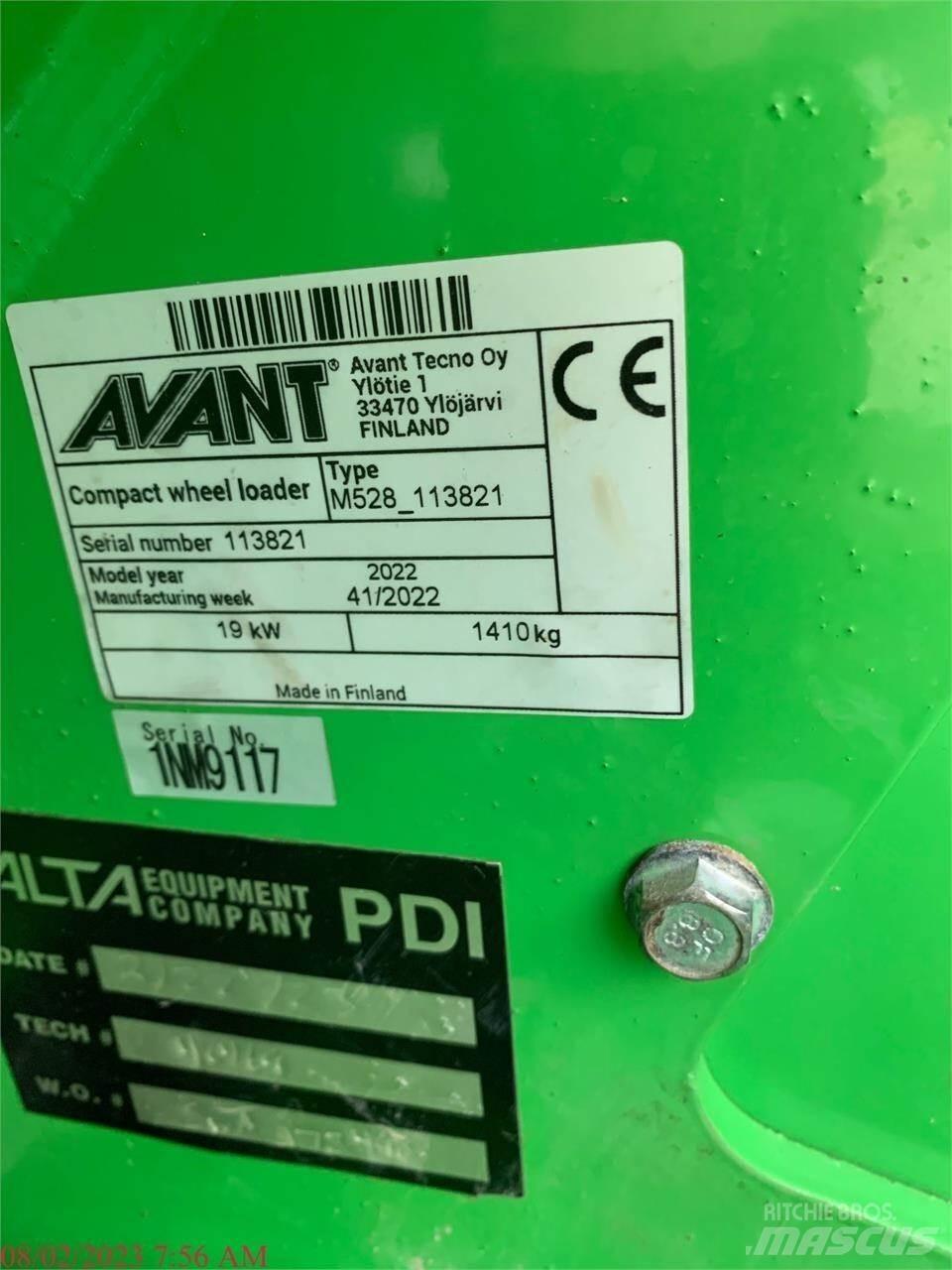 Avant 528 Iekrāvēji uz riteņiem