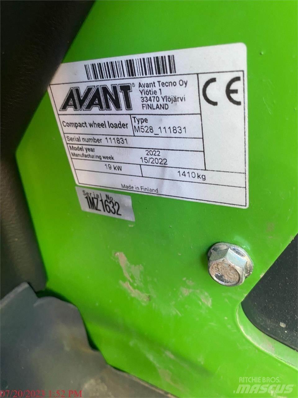 Avant 528 Iekrāvēji uz riteņiem