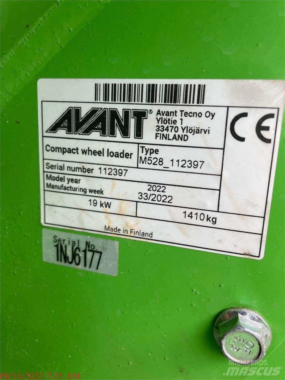 Avant 528 Iekrāvēji uz riteņiem