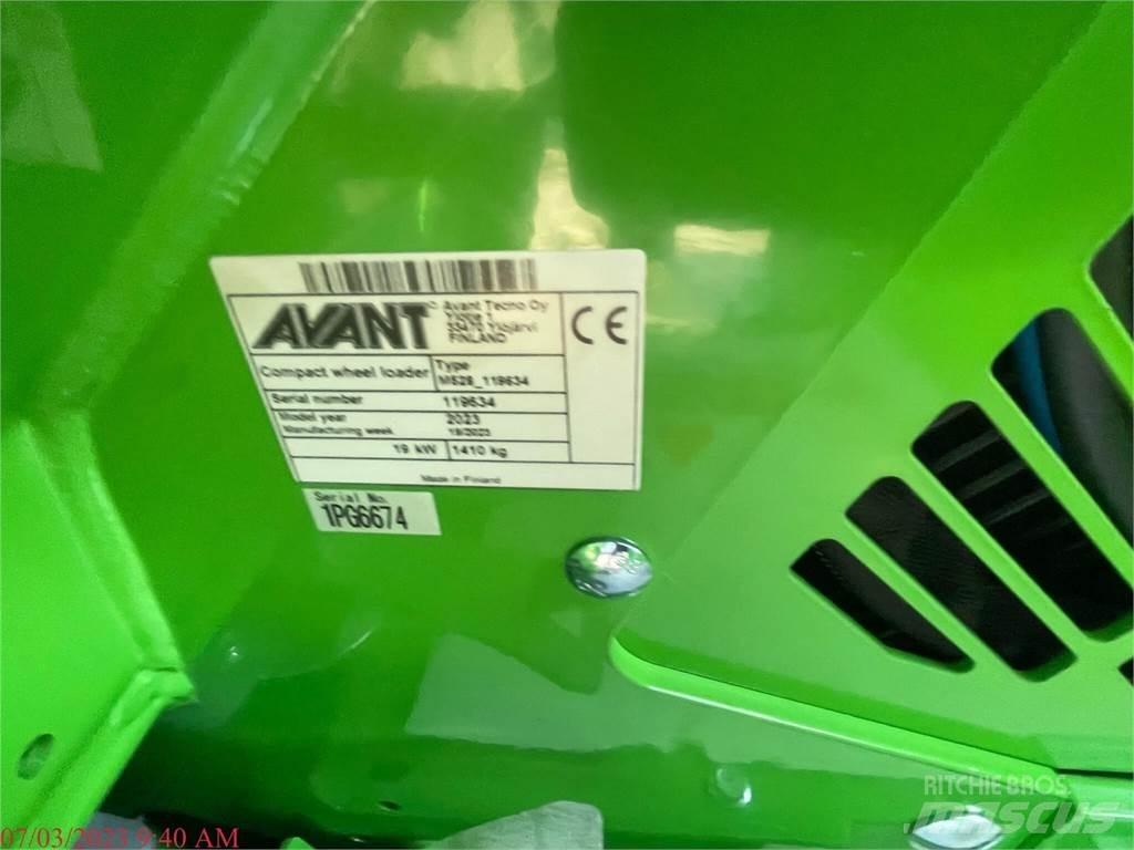 Avant 755I Iekrāvēji uz riteņiem