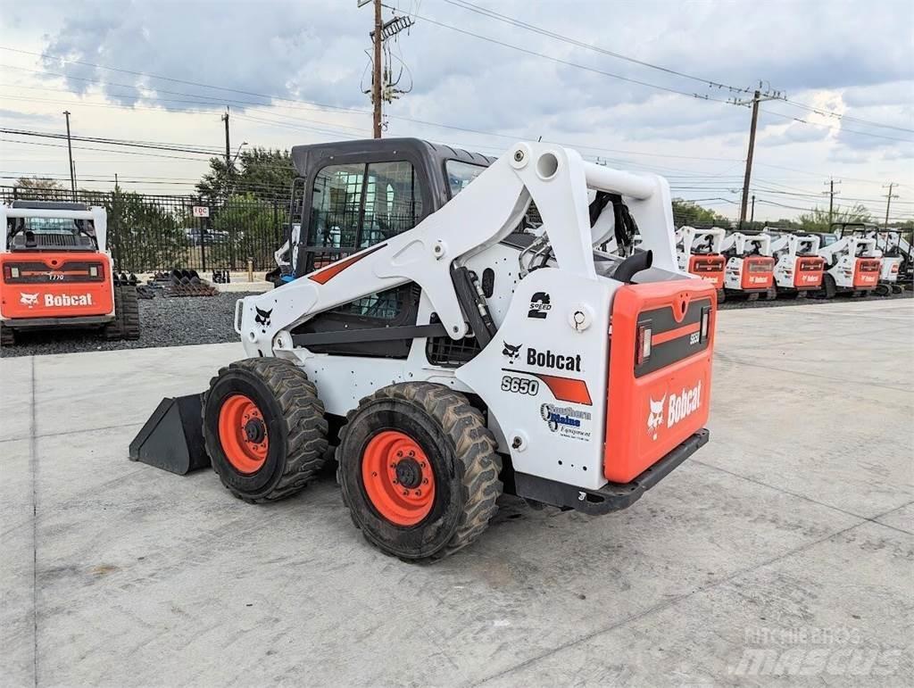 Bobcat S650 Lietoti riteņu kompaktiekrāvēji