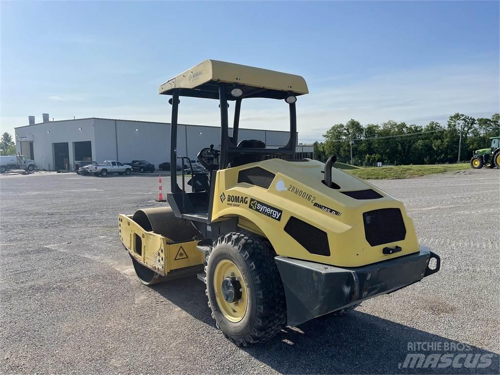 Bomag BW145D-5 Divvalču grunts veltņi