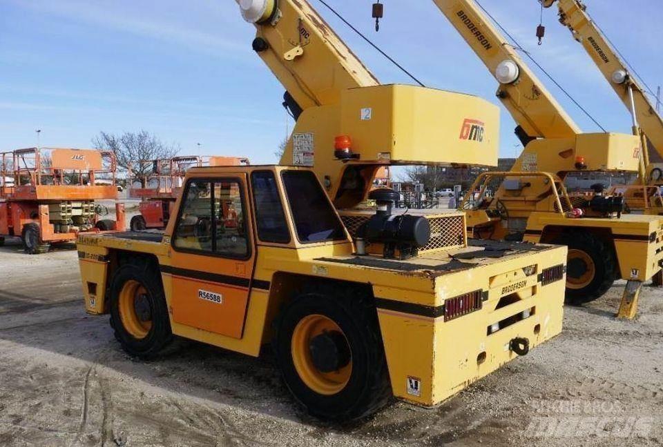 Broderson IC200-3G Celtņi nelīdzenām virsmām