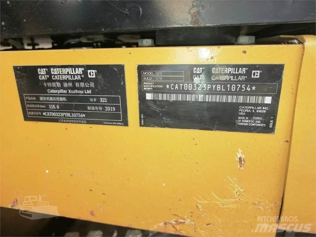 CAT 323 Kāpurķēžu ekskavatori