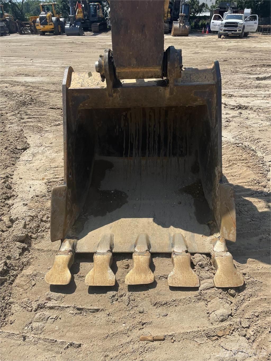 CAT 325C Kāpurķēžu ekskavatori