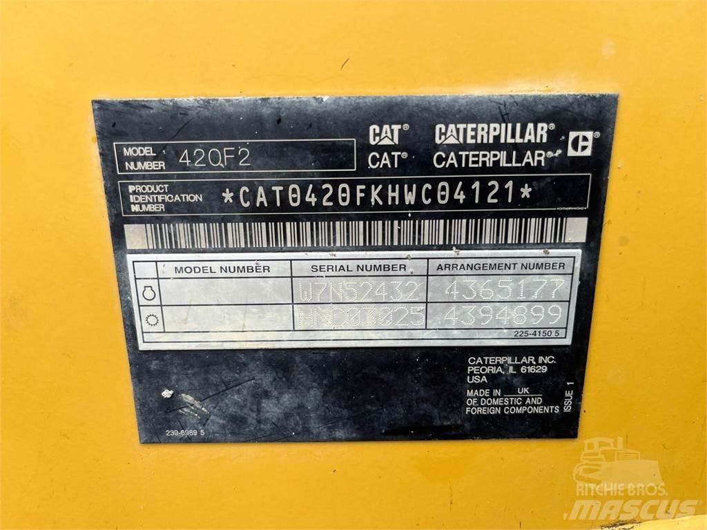 CAT 420F2 Ekskavatori-iekrāvēji
