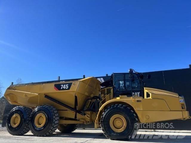CAT 745 Artikulētie pašizgāzēji