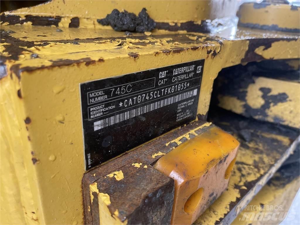 CAT 745C Artikulētie pašizgāzēji