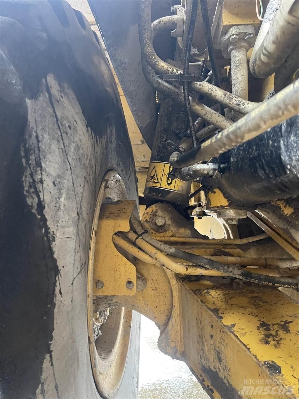 CAT 745C Artikulētie pašizgāzēji