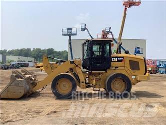 CAT 926M Iekrāvēji uz riteņiem