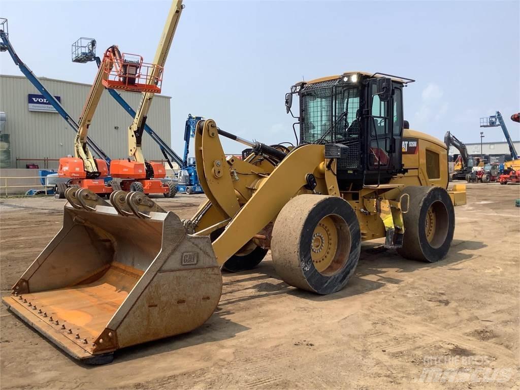CAT 926M Iekrāvēji uz riteņiem
