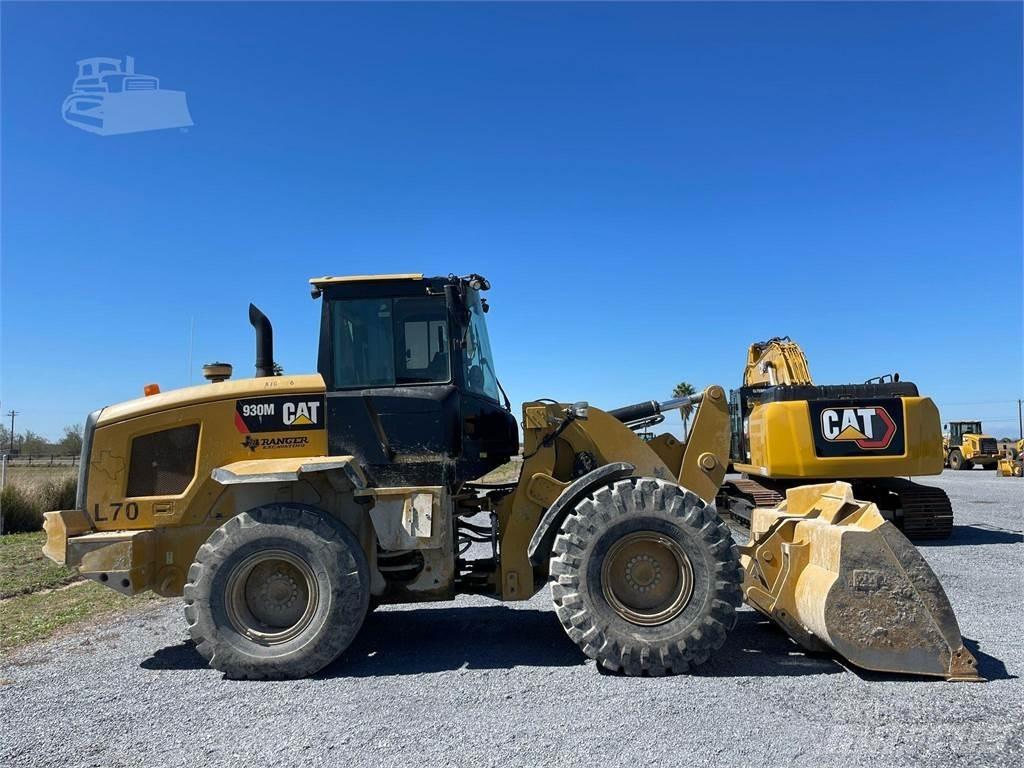 CAT 930M Iekrāvēji uz riteņiem