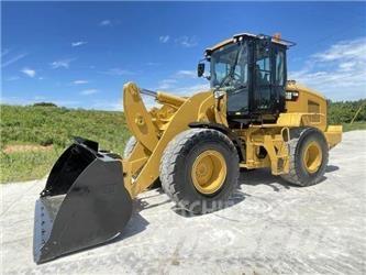 CAT 930M Iekrāvēji uz riteņiem