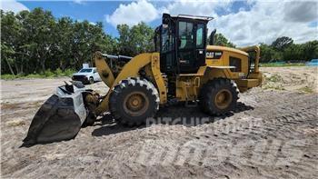 CAT 938M Iekrāvēji uz riteņiem