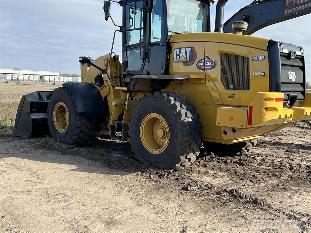 CAT 938M Iekrāvēji uz riteņiem