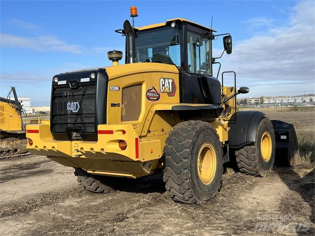 CAT 938M Iekrāvēji uz riteņiem