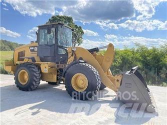 CAT 938M Iekrāvēji uz riteņiem