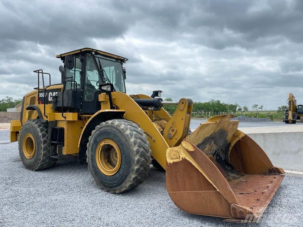 CAT 950M Iekrāvēji uz riteņiem