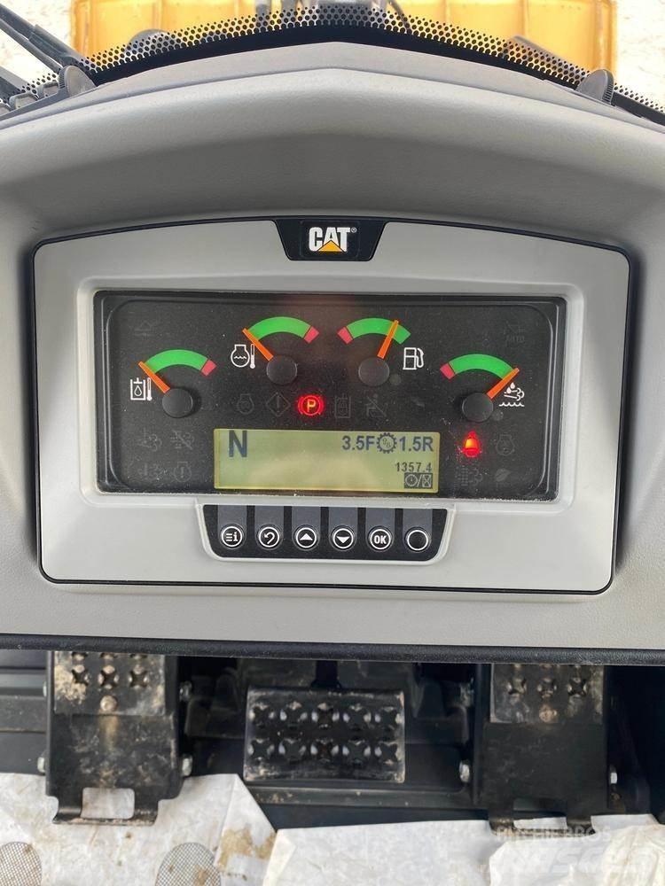 CAT 963K Kāpurķēžu iekrāvēji